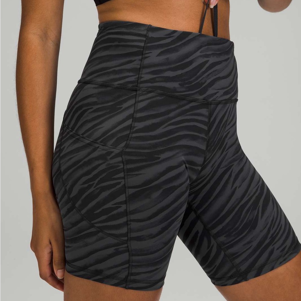 Lululemon Fast and Free High Rise Shorts Le Tigre Camo Deep Coal Multi Size 4